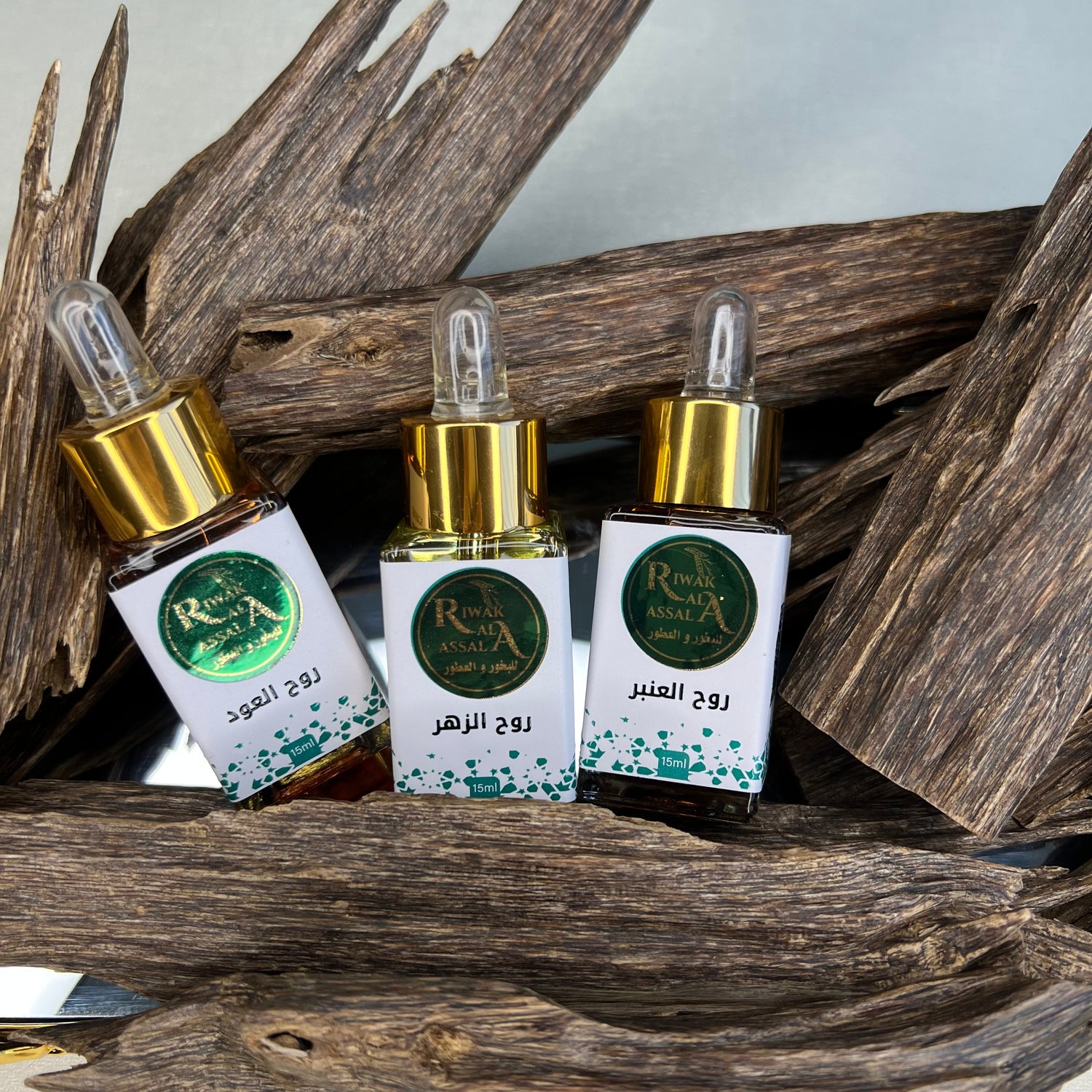 Extraits Parfumés (روح الزهر، العود أو العنبر)