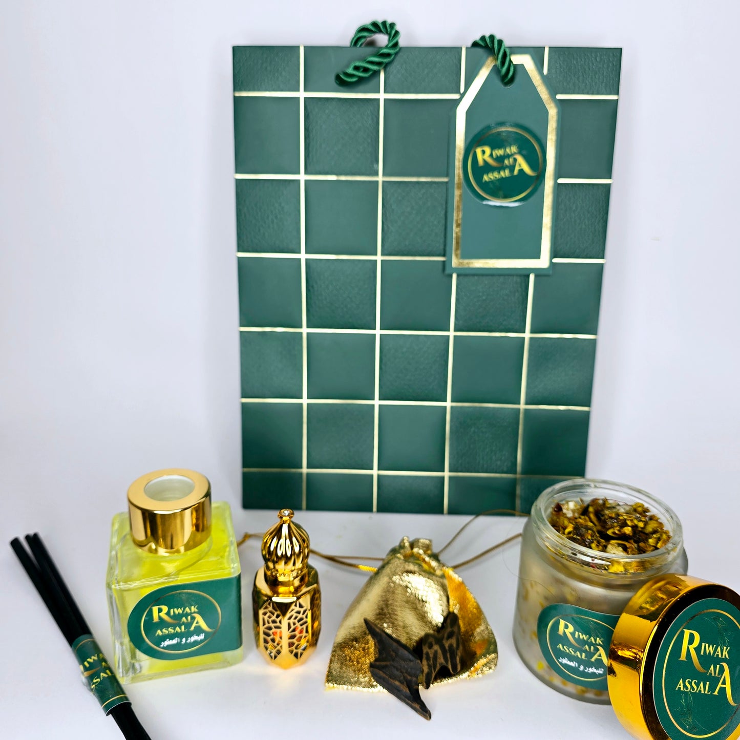 Pack Prestige: 50g Sarghina + 4g Oud + Diffuseur au choix + Dihn ou Musc au choix
