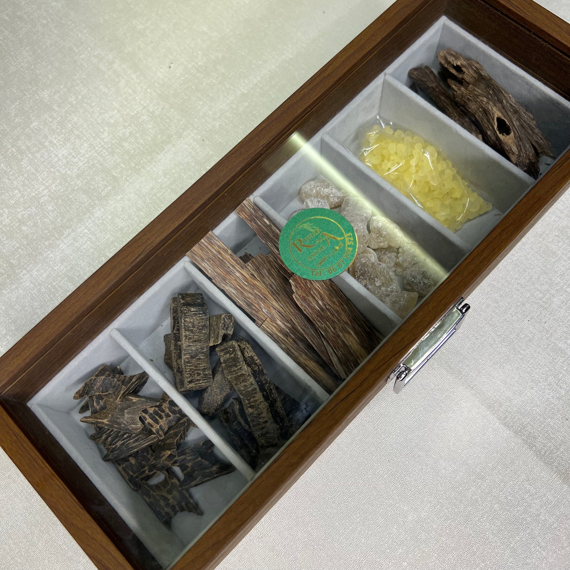 Box Al Fakhama – Coffret Oud & Louban & Maska & Sarghina (بوكس الفخامة – عود & لبان & مسكة & سرغينة) Riwak Al Assala
